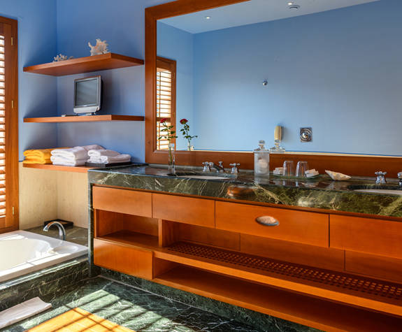 Elounda Bay Palace penthouse suite bathroom