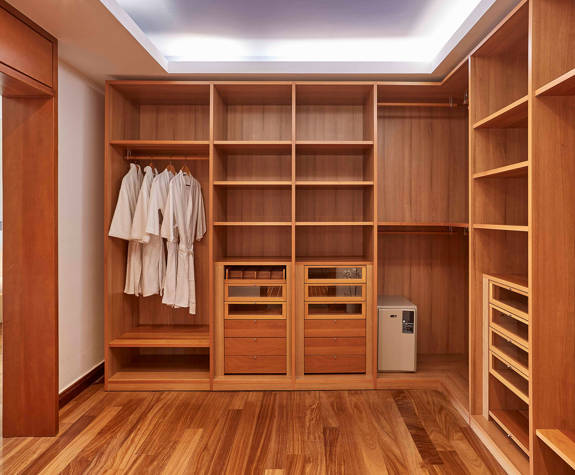 Elounda Bay Palace presidential suite closet