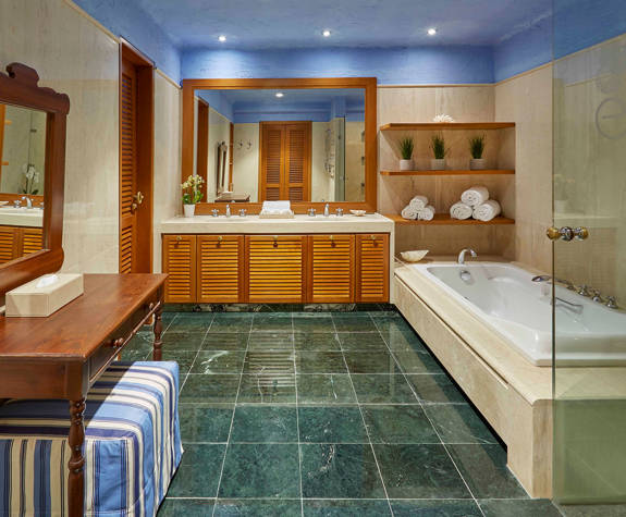 Elounda Bay Palace superior bungalow side sea view bathroom